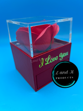 Load image into Gallery viewer, &quot;Te Amo&quot; Red Rose Gift Box
