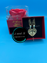 Load image into Gallery viewer, "Mama Y Hija" Red Rose Gift Box
